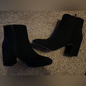 Black heel boots